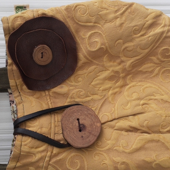 Boho bag Golden fabric wooden button - Picture 2 of 6